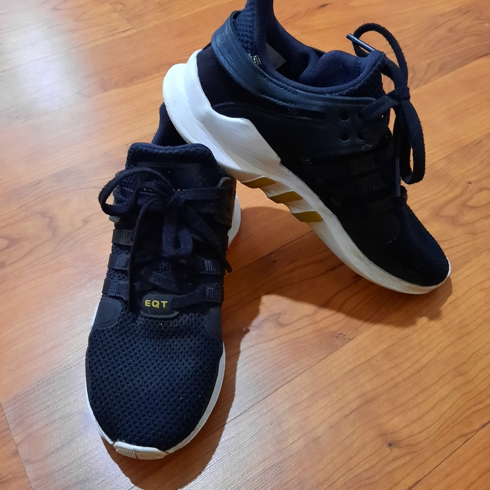 Adidas black & gold sneakers shoes - Picture 2 of 10